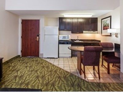 Hampton & Tulsa-woodland Hills 3*